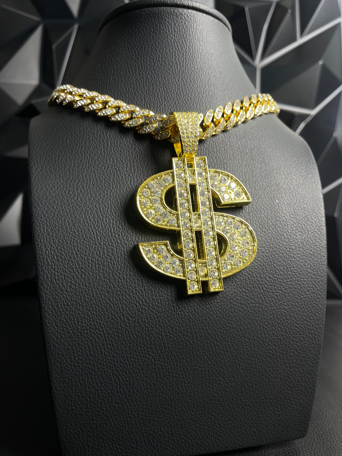 Cuban Dólar Dorado